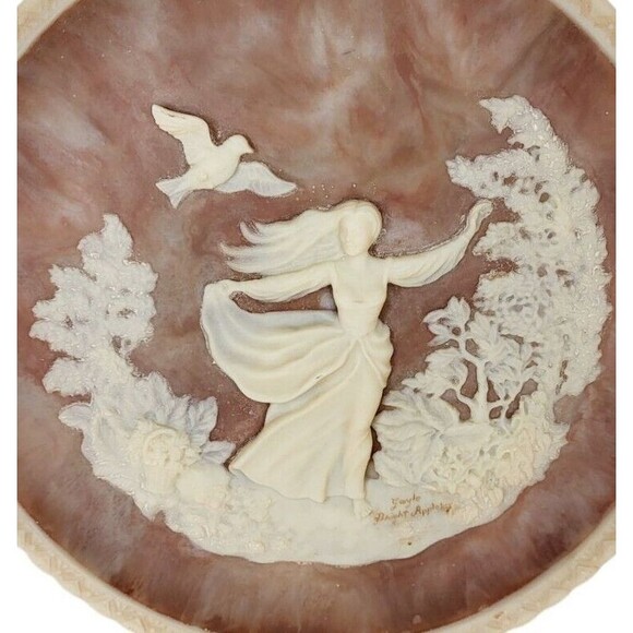 Vintage 1979 Pink Solid Incolay Stone "To A Skylark" 3D Decorative Plate - Picture 4 of 7
